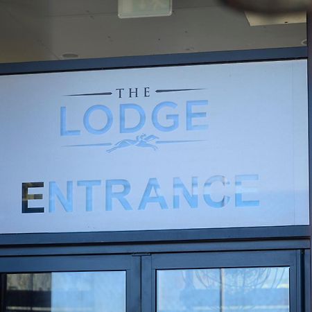 The Lodge Hotel นิวเบอรี ภายนอก รูปภาพ