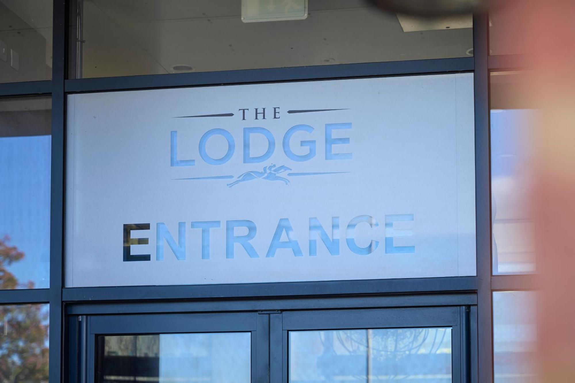 The Lodge Hotel นิวเบอรี ภายนอก รูปภาพ