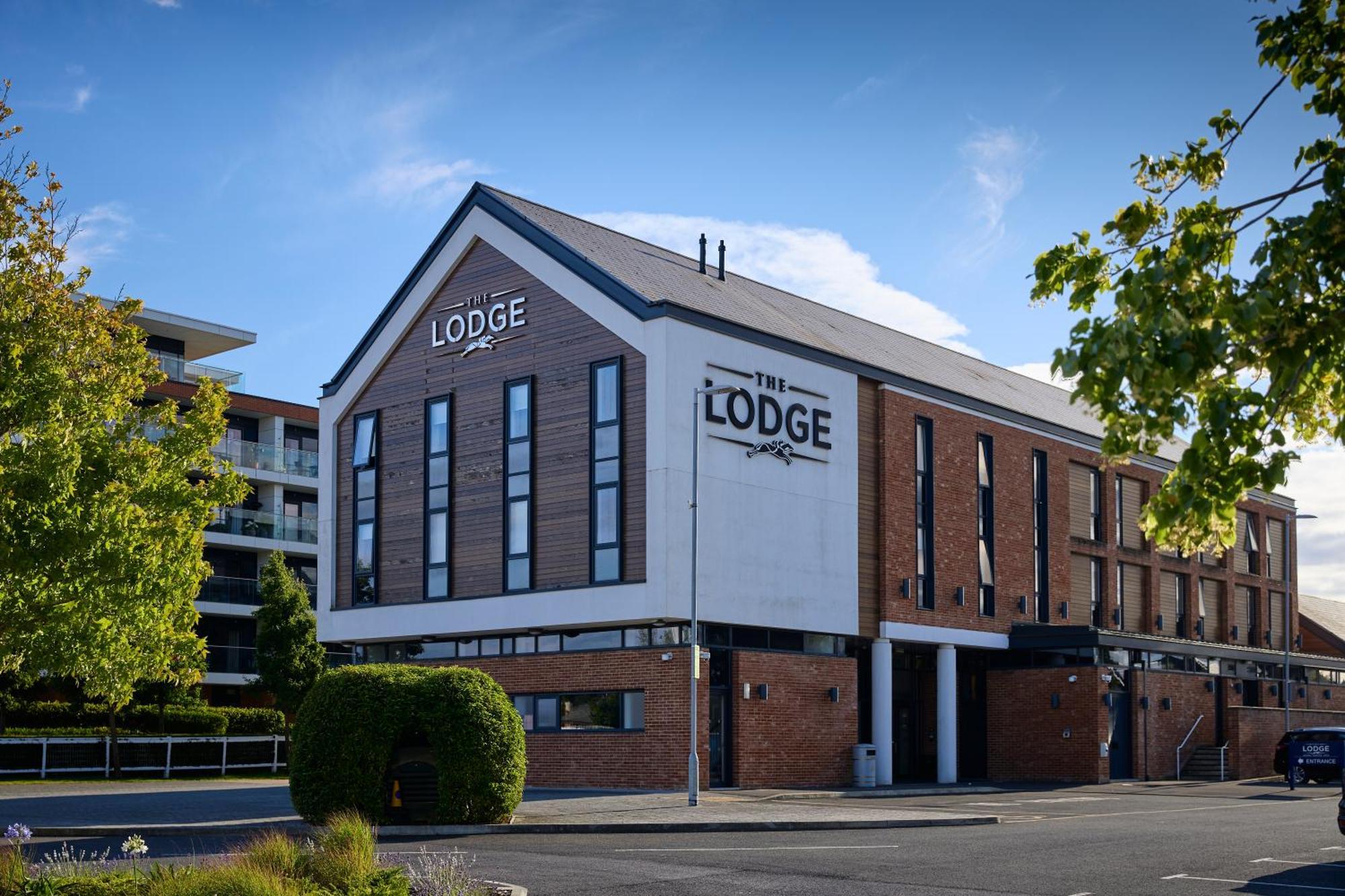 The Lodge Hotel นิวเบอรี ภายนอก รูปภาพ