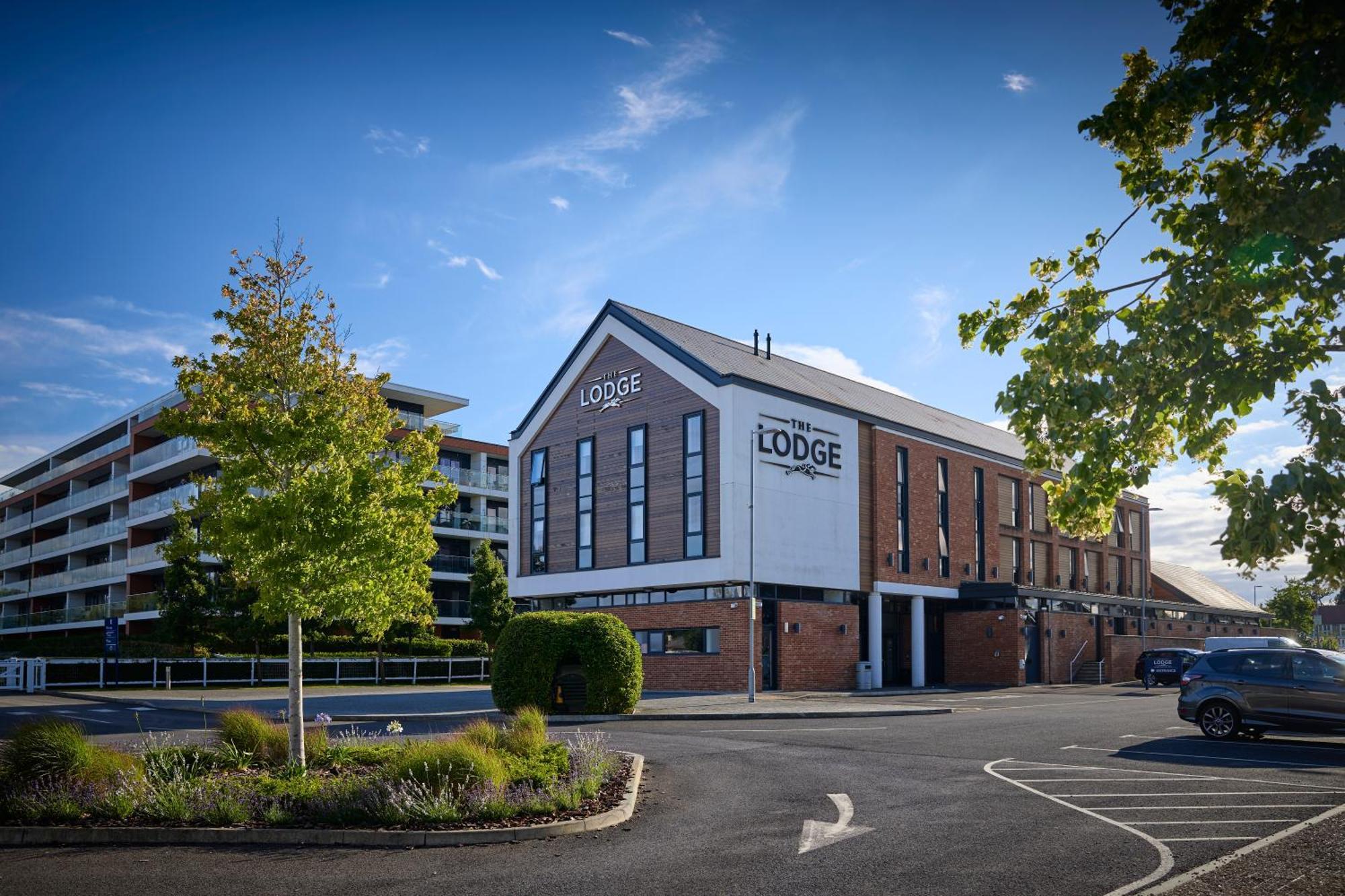 The Lodge Hotel นิวเบอรี ภายนอก รูปภาพ