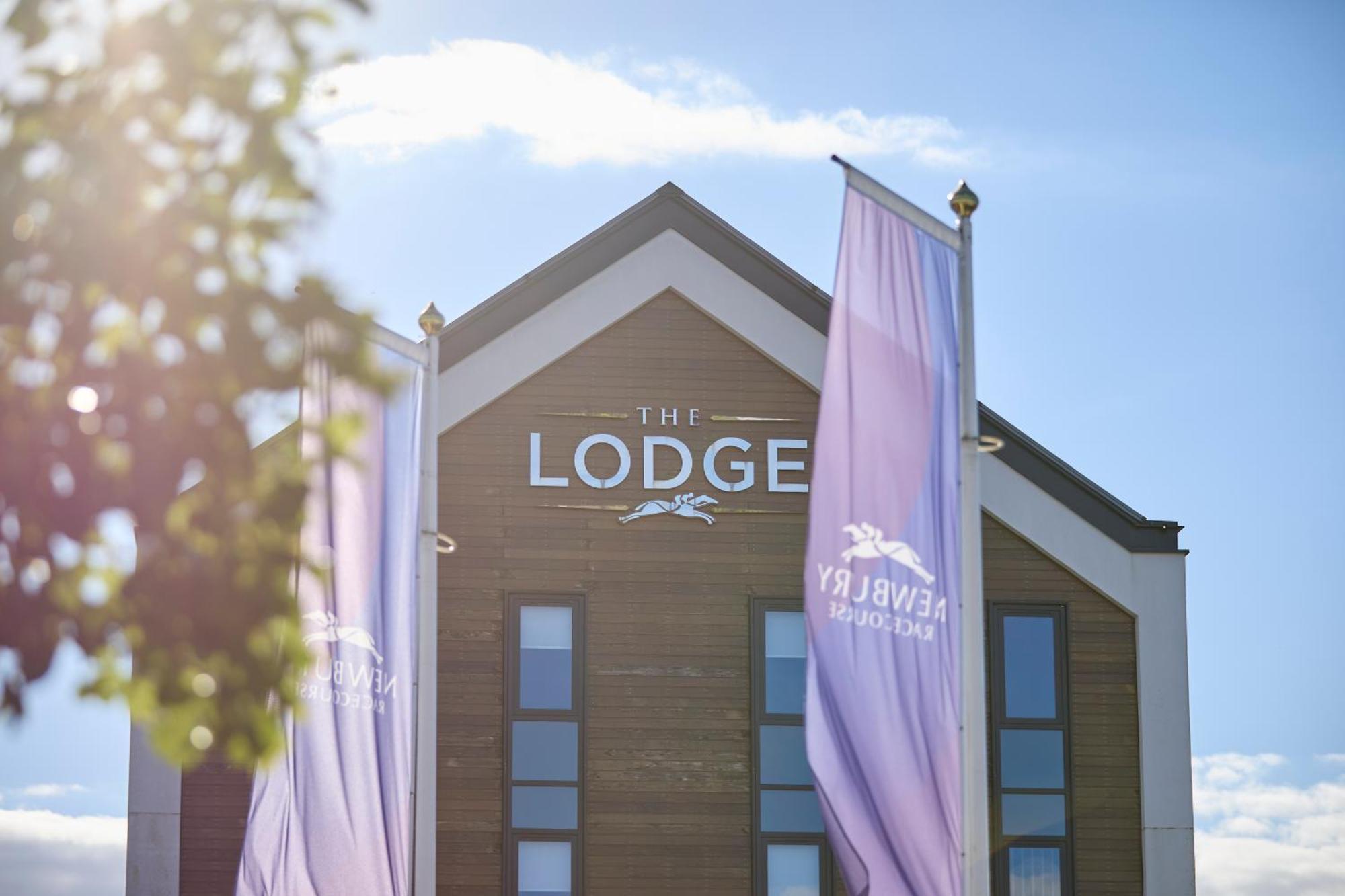 The Lodge Hotel นิวเบอรี ภายนอก รูปภาพ