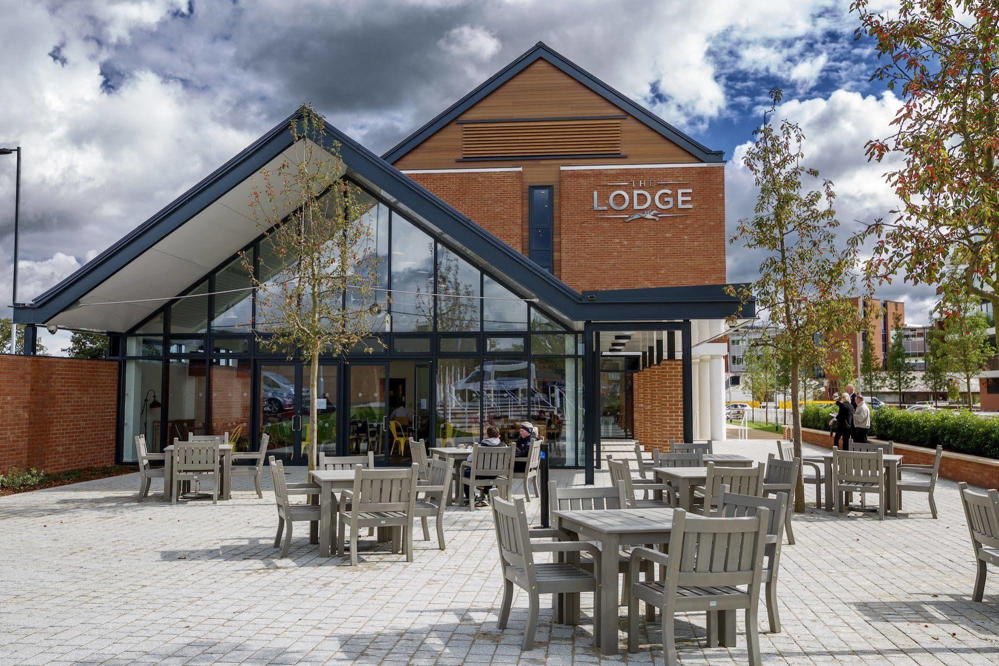The Lodge Hotel นิวเบอรี ภายนอก รูปภาพ